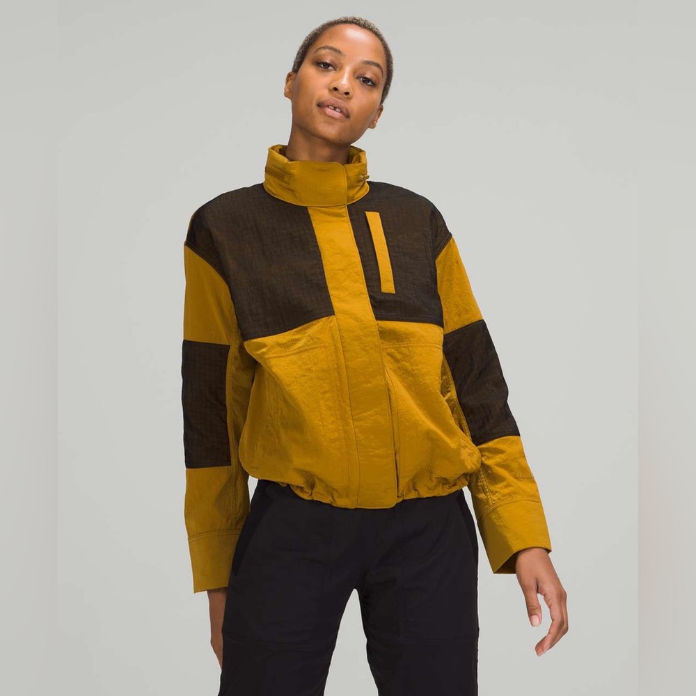 NWOT Lululemon Water-Repellent Mesh Jacket Size 6